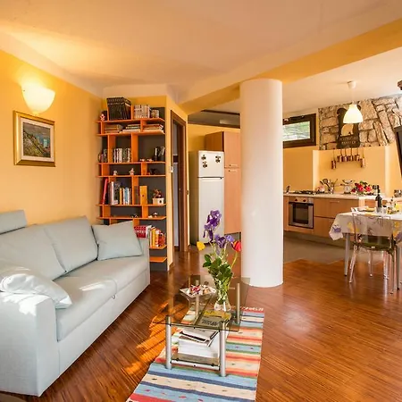 Casa Adriana Apartment Meina
